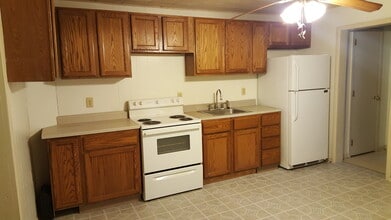 416 Bessemer Ave in Lyndora, PA - Building Photo - Building Photo