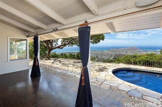 5112 Maunalani Cir in Honolulu, HI - Building Photo - Building Photo
