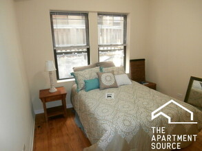 4749 N Troy St in Chicago, IL - Building Photo - Building Photo