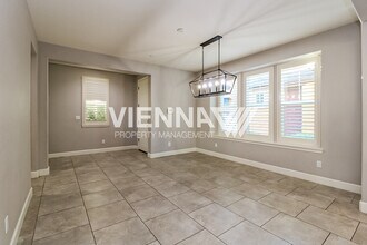 400 Dormarin Pl in Roseville, CA - Building Photo - Building Photo