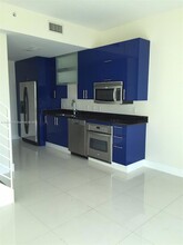 60 SW 13th St, Unit 1611 in Miami, FL - Building Photo - Building Photo