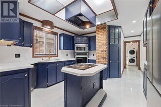 87 York St in St Catharines, ON - Building Photo - Building Photo