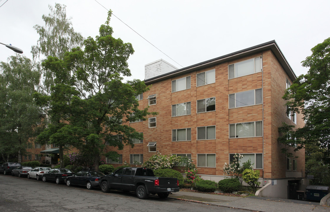 Sheffield Apartments in Seattle, WA - Foto de edificio