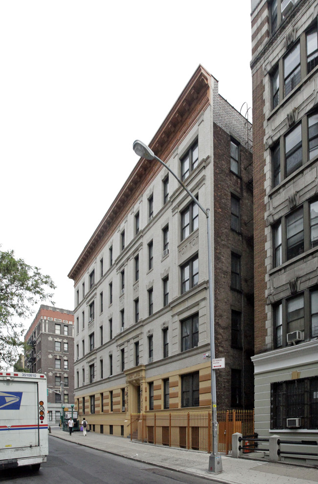 723 W 177th St in New York, NY - Building Photo - Building Photo