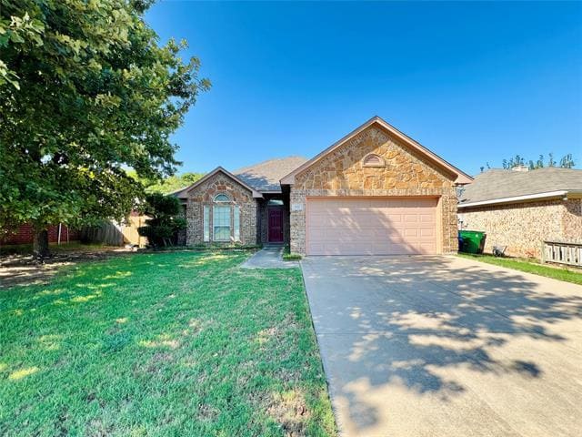 108 Willow St in Crowley, TX - Building Photo - Building Photo