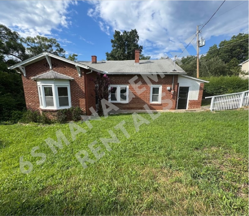 1100 Harrison Ave in Kingsport, TN - Building Photo