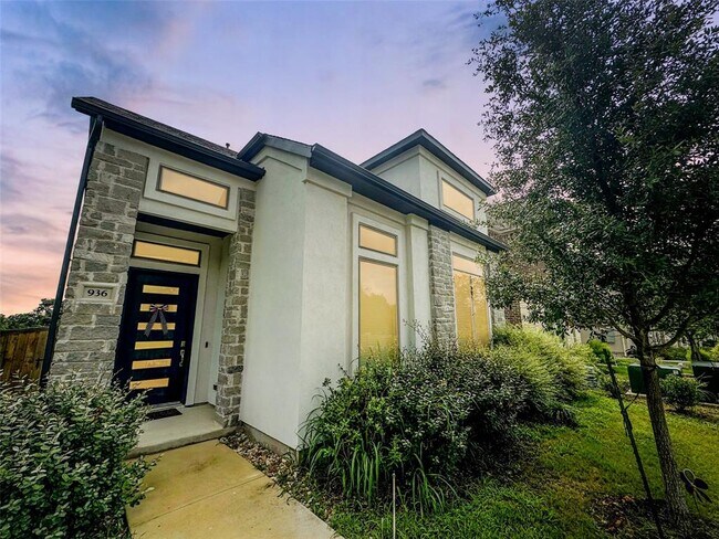 property at 936 Azul Lagoon Dr