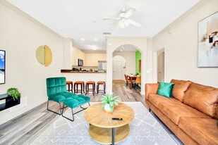 14200 Avalon Rd in Winter Garden, FL - Building Photo