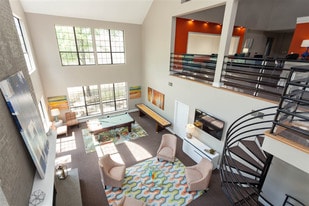 River Oak Apartments