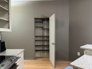 800 Peachtree St NE, Unit 8217 in Atlanta, GA - Building Photo - Building Photo