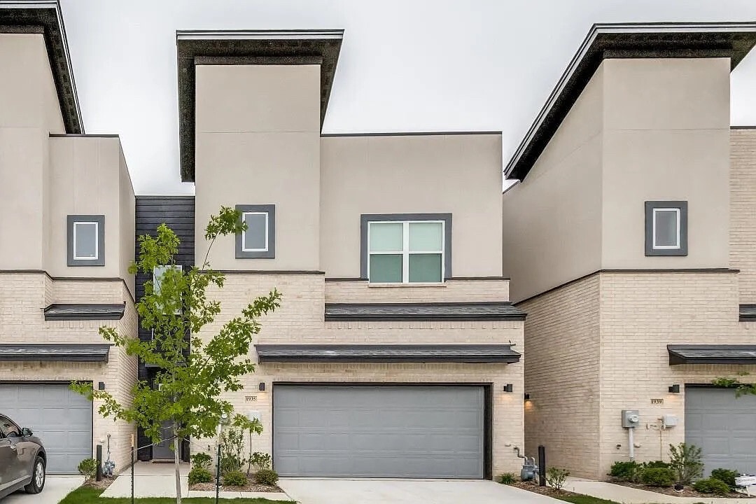 Room in Townhome on Bethlehem St in Irving, TX - Building Photo