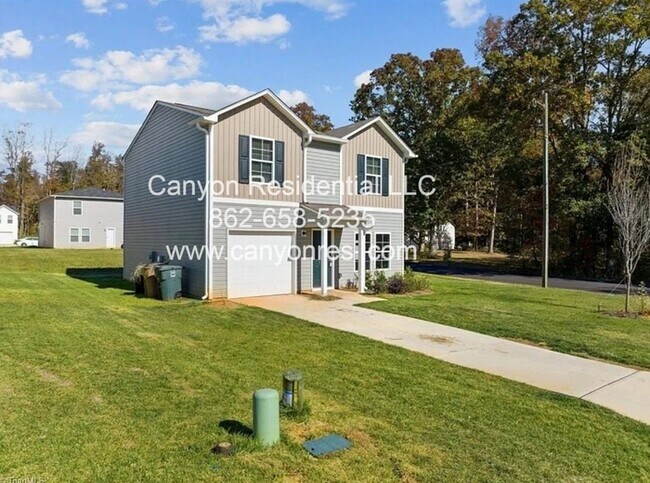 213 Pleasant Willow Pl in Greensboro, NC - Building Photo - Building Photo
