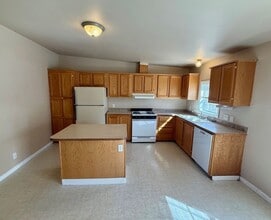 1545 Alta Vista Dr in Casper, WY - Building Photo - Building Photo