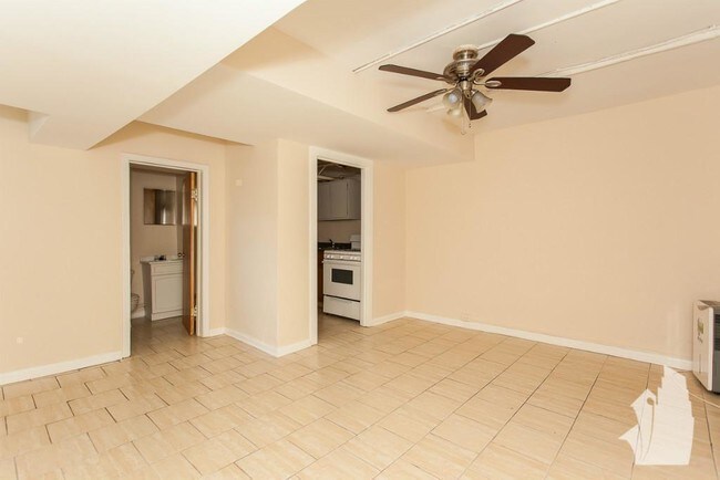 property at 2876 N Clark St