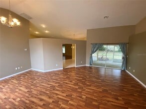 39913 Sun Glo Ct in Lady Lake, FL - Building Photo - Building Photo