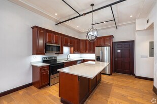 B on Lindell in St. Louis, MO - Building Photo