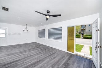 1706 S Le Jeune Rd in Coral Gables, FL - Building Photo - Building Photo