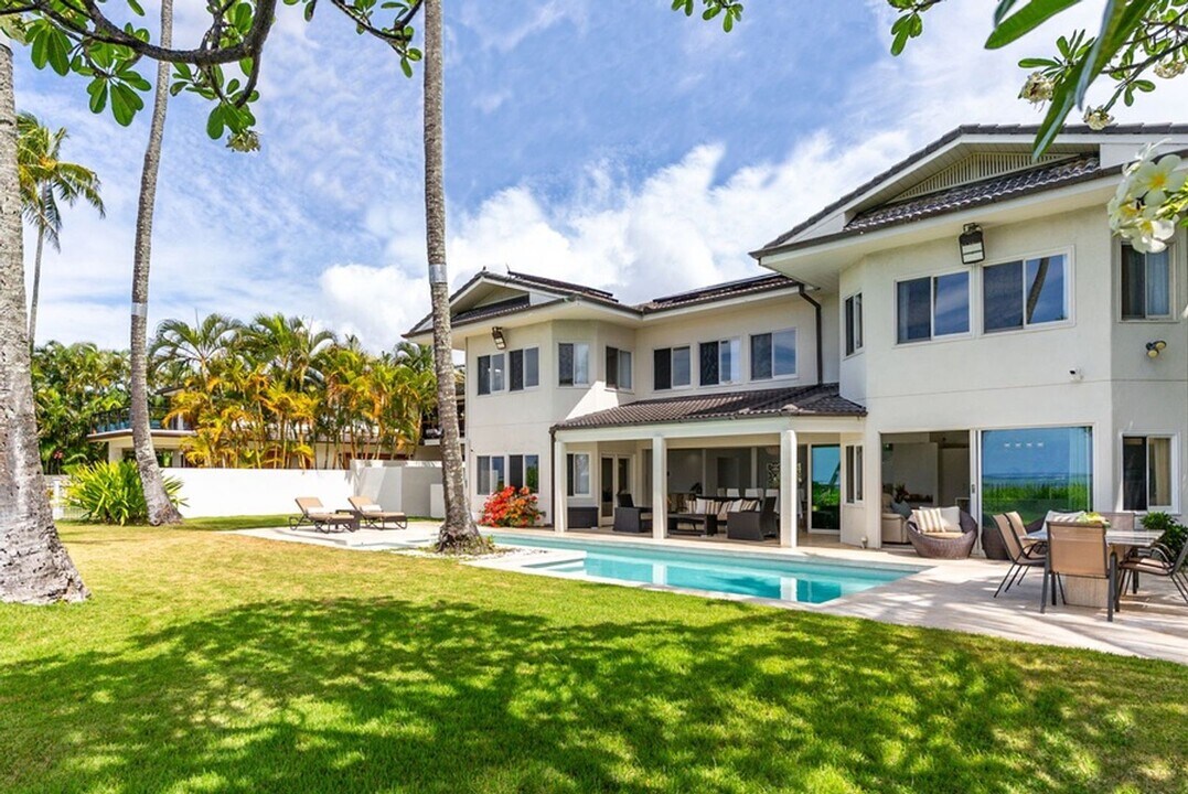 5641 Kalaniana?ole Hwy in Honolulu, HI - Building Photo