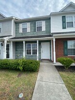 202 Streamwood Dr in Jacksonville, NC - Building Photo
