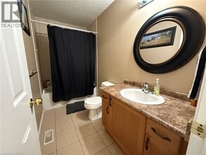 129 Windale Crescent in Kitchener, ON - Building Photo - Building Photo