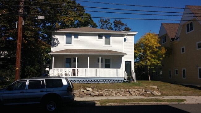 11 1st Street, Unit 1st Floor in Norwalk, CT - Building Photo - Building Photo