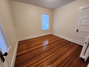 19 Granville Rd, Unit 1 in Cambridge, MA - Building Photo - Building Photo