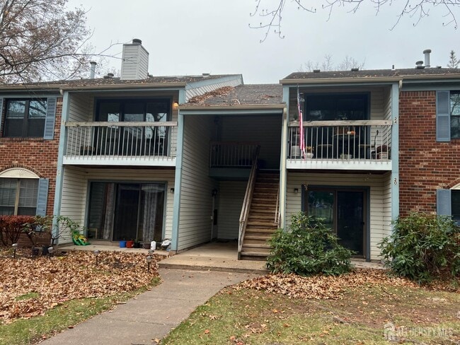 20 Crabapple Ln in Franklin Township, NJ - Building Photo - Building Photo