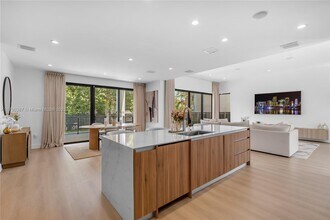 1509 SW 15th St in Miami, FL - Building Photo - Building Photo