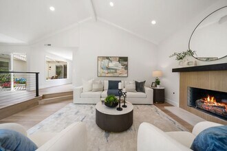12 Creekside in Irvine, CA - Building Photo - Building Photo