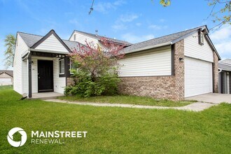 607 Woods Crossing Dr in Indianapolis, IN - Building Photo - Building Photo