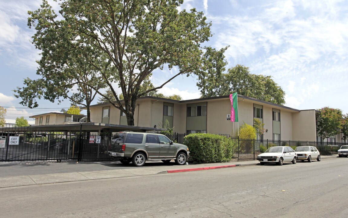 McBride Apartments in Santa Rosa, CA - Building Photo