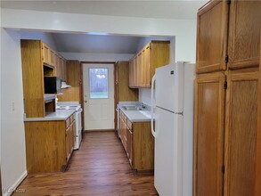 10900 Bell Rd in Newbury, OH - Building Photo - Building Photo