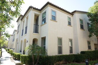 20406 Paseo Cresta in Porter Ranch, CA - Building Photo - Building Photo