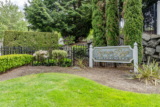 Regency Ridge Condominiums in Federal Way, WA - Building Photo - Building Photo