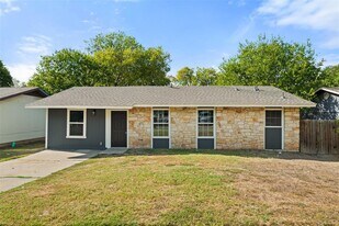 7000 Carwill Dr in Austin, TX - Building Photo