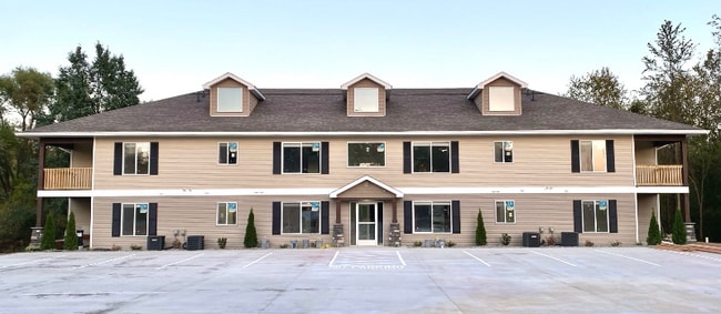 1215 Corporate Dr in Adrian, MI - Building Photo - Building Photo