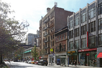 233 W 83rd St in New York, NY - Building Photo - Building Photo