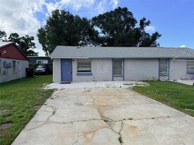 514 61st Ave Terrace E in Bradenton, FL - Building Photo