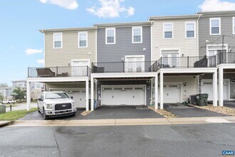 1042 Old Trail Dr in Crozet, VA - Building Photo - Building Photo