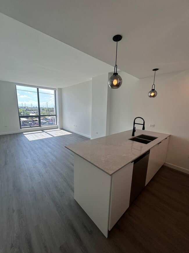 34 NW 26th St, Unit A5 in Miami, FL - Building Photo - Building Photo