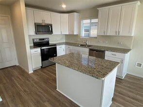 4533 Greenham Ln. in Crowley, TX - Foto de edificio - Building Photo