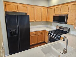 10422 Scripps Poway Pkwy in San Diego, CA - Building Photo - Building Photo