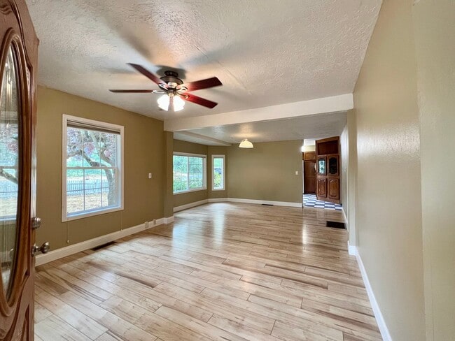 property at 4545 SW Taylors Ferry Rd