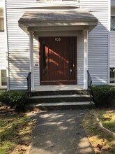 103 Hamden Ave, Unit H in Waterbury, CT - Foto de edificio - Building Photo
