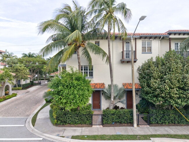 property at 1635 N Federal Hwy