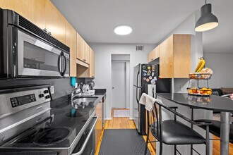 3501 Roswell Rd NE, Unit 110 in Atlanta, GA - Foto de edificio - Building Photo