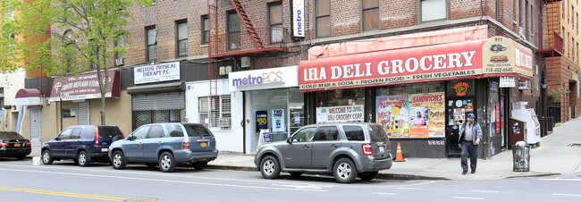 390 E 162nd St in Bronx, NY - Foto de edificio - Building Photo