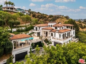 1159 Somera Rd in Los Angeles, CA - Building Photo - Building Photo