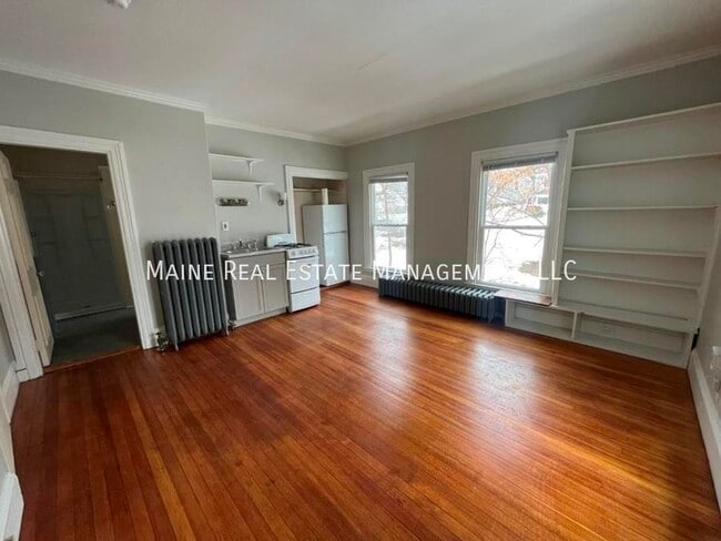 24 Grove St in Bangor, ME - Building Photo - Building Photo