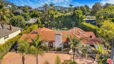 114 S Layton Dr in Los Angeles, CA - Building Photo - Building Photo